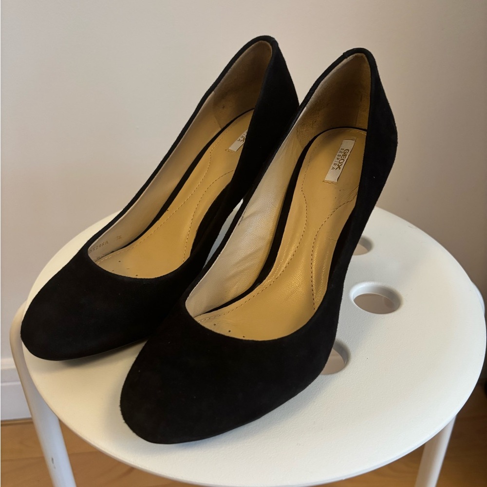 Geox Black Suede Heels Size US8